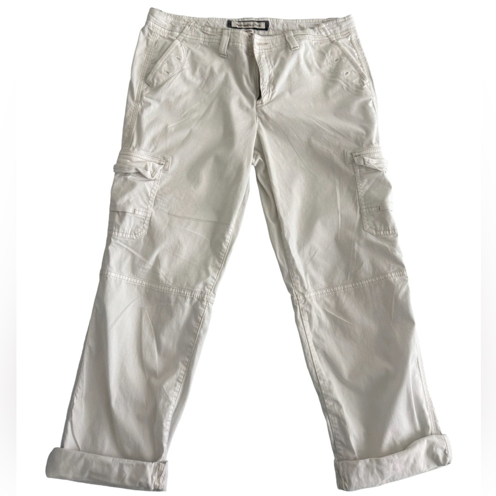 Abercrombie White Stretch Cargo Capris Size 6